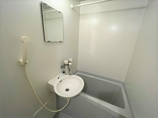 レオパレスメルツェ 風呂画像