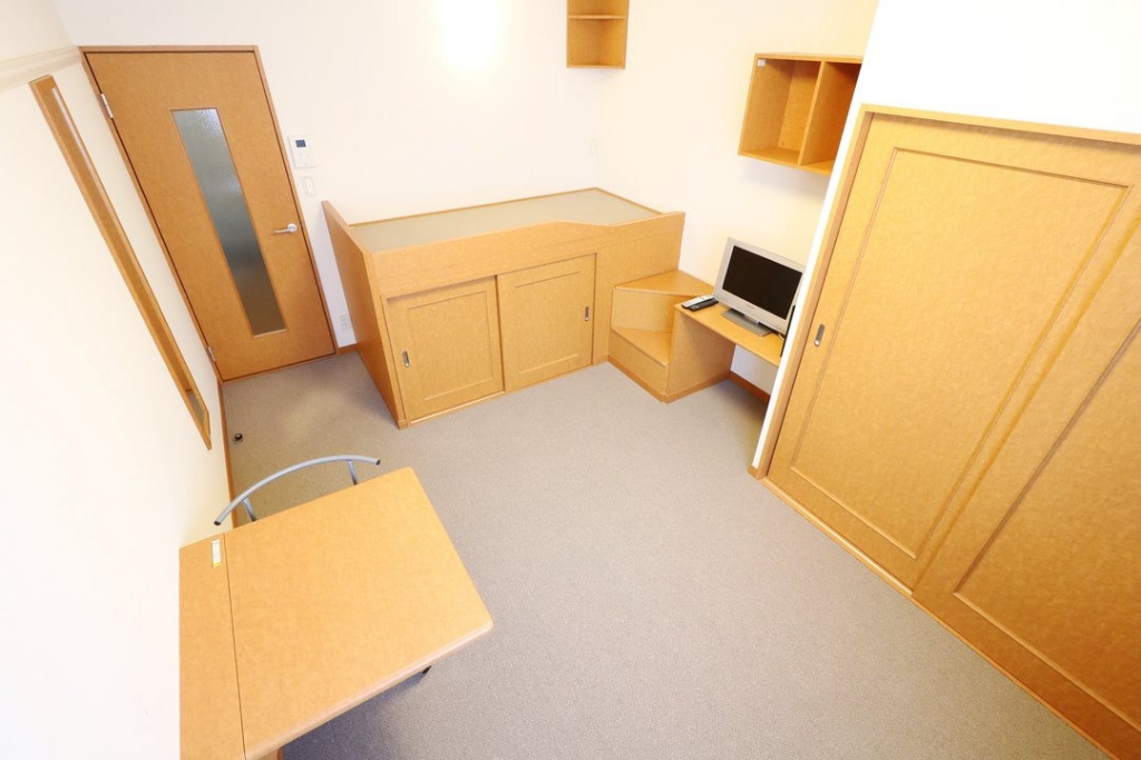 レオパレス山忠 リビング