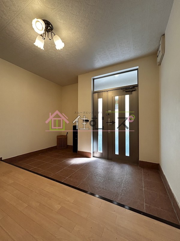 鶴見橋1丁目戸建 玄関