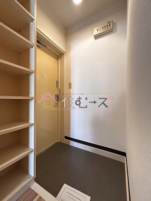 ジュネスタムラ 玄関