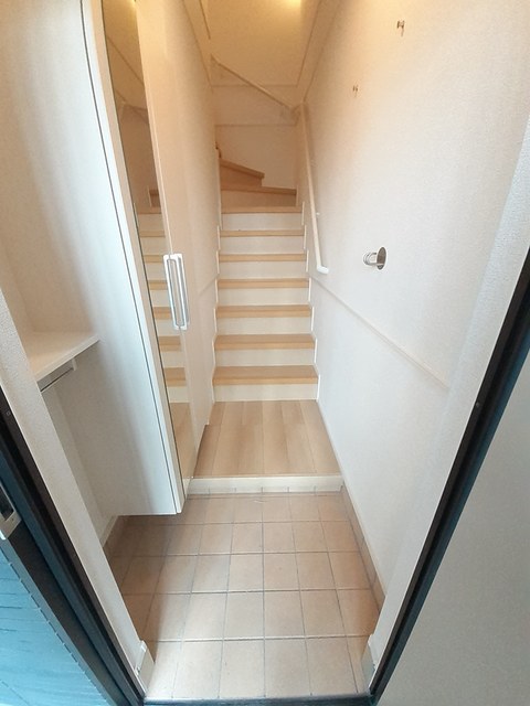 ヴィラ　アトモス 玄関