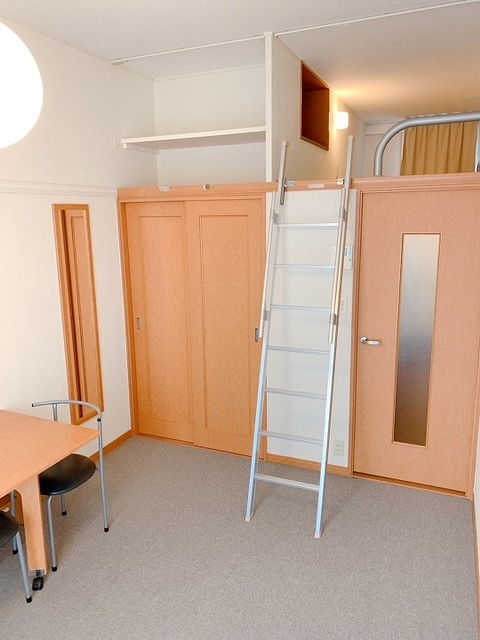 レオパレスＺｅｐｈｙｒ ベッドルーム