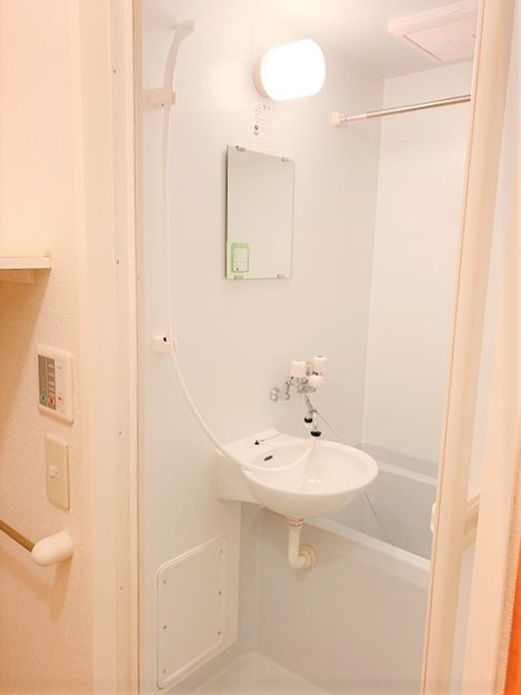 レオパレスＺｅｐｈｙｒ 風呂画像