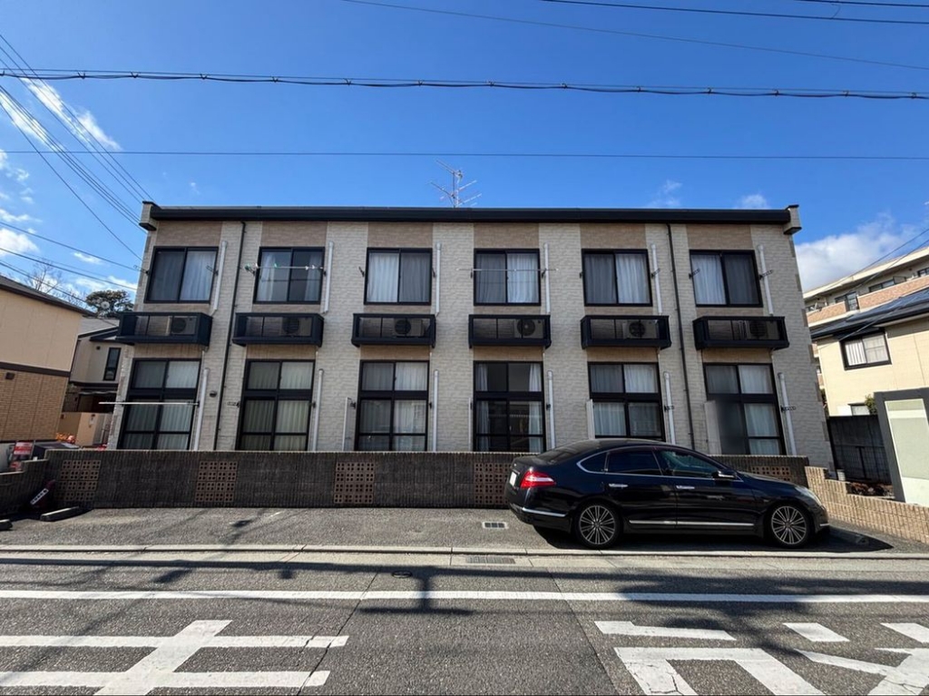 レオパレスＴａｋａｒａｚｕｋａ 外観