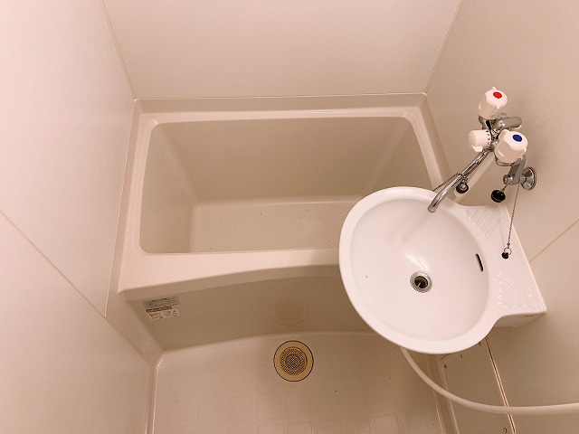 レオパレスＴａｋａｒａｚｕｋａ 風呂画像