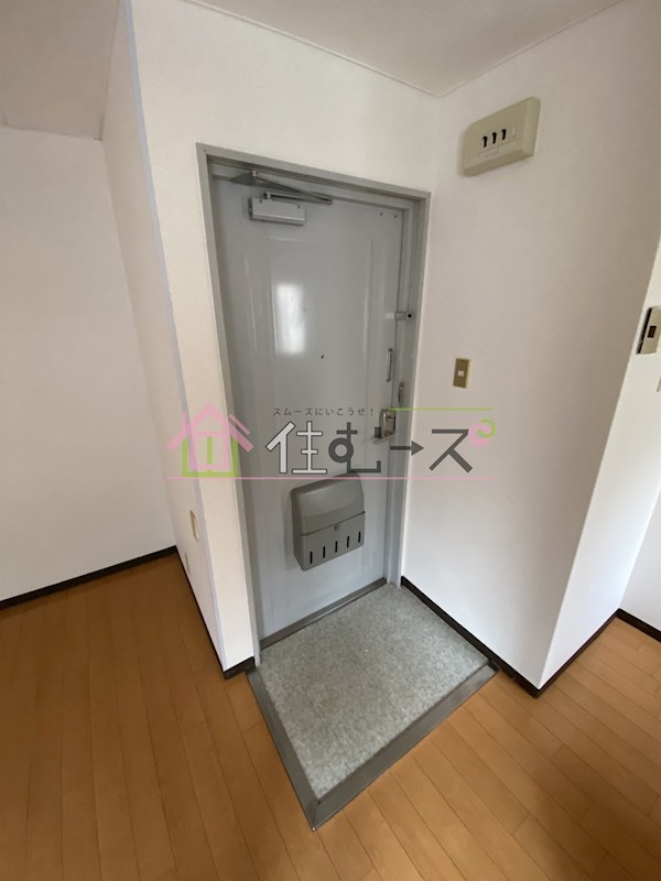 プレアール井高野 玄関