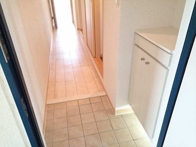 リヴァージュ出来島 玄関