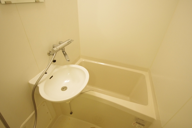 レオパレスアルデバラン 風呂画像