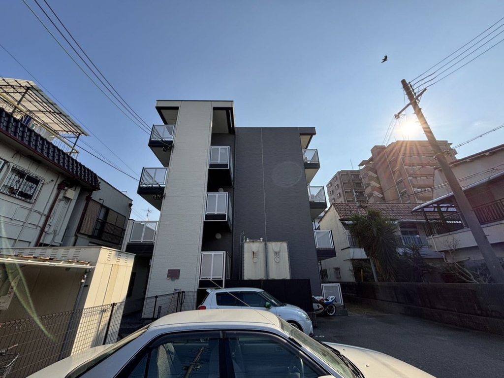 レオパレスドゥジェーム鳴尾 外観