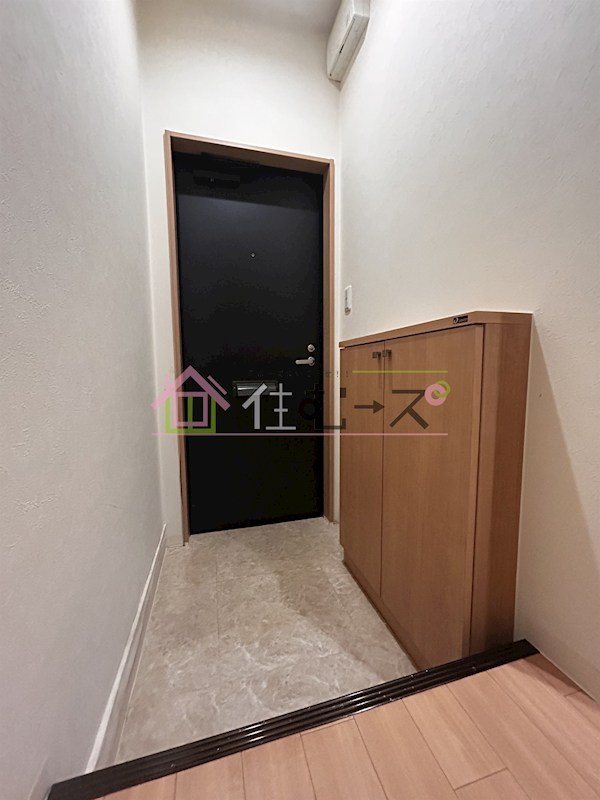 万代アパート 玄関