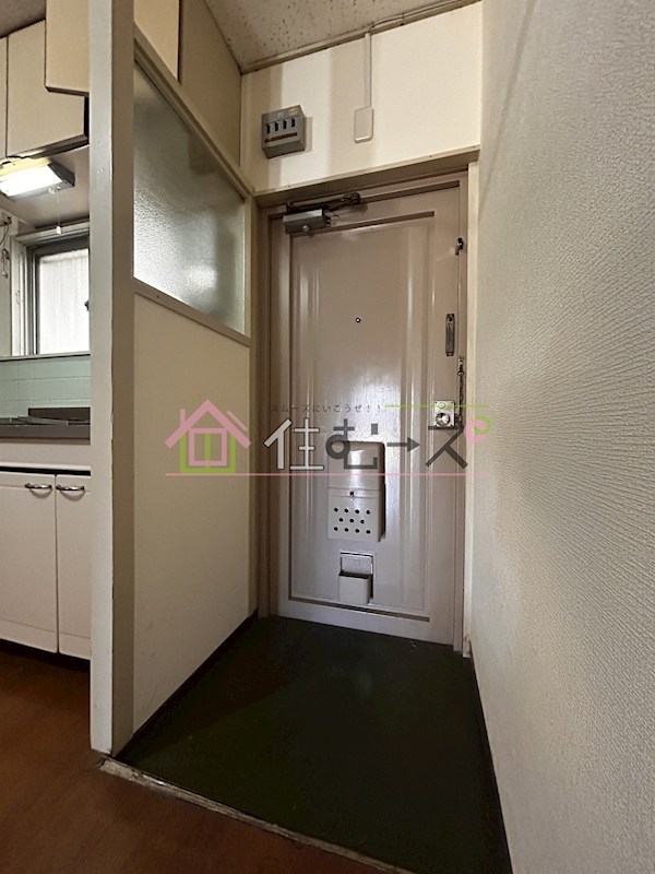 マンションエイタツ 玄関