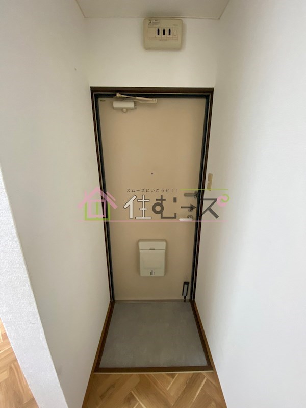 ハイツリバーサイド 玄関