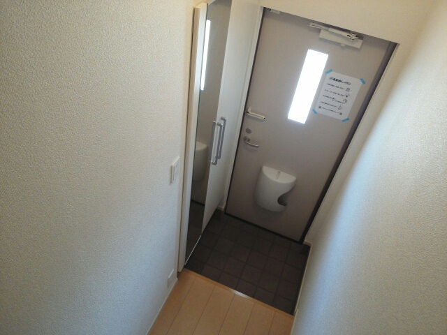 メゾンドソレイユⅡ 玄関