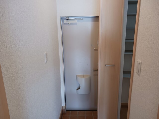 カーサ・プラシード 玄関