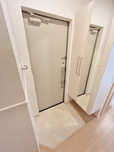 アンダンテ郡津 玄関