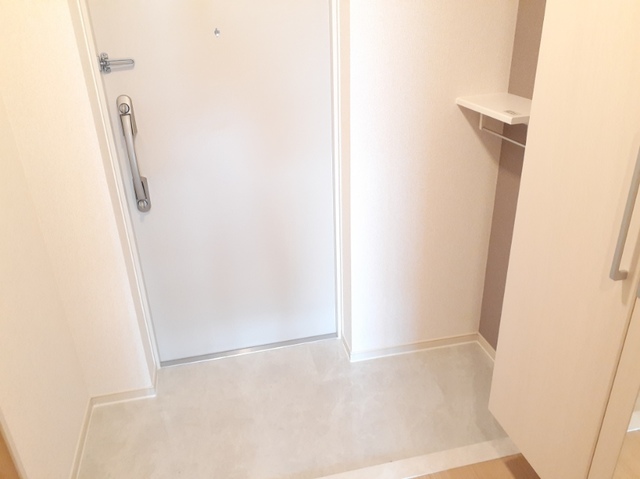 ラ・ルミエール 玄関