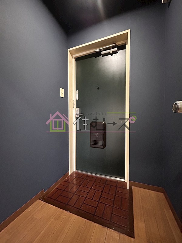 ビジタル湊町７ 玄関