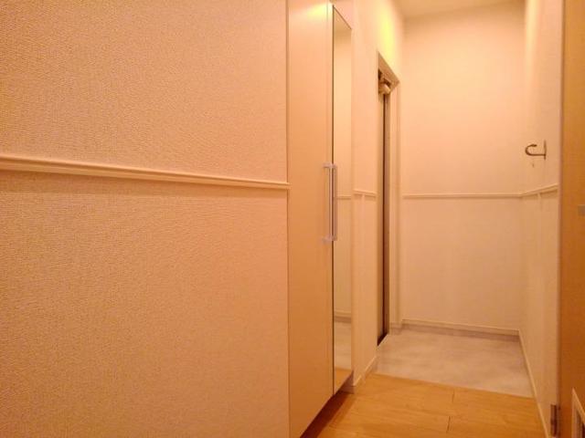 ヴァレンティア若江本町 玄関