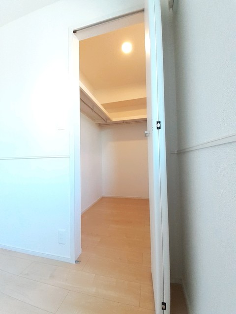 モデルヌ　ユイット その他3