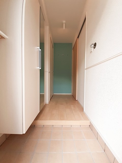 モデルヌ　ユイット 玄関