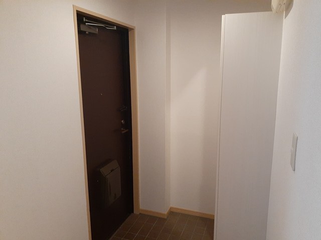 ルミエール山下 玄関