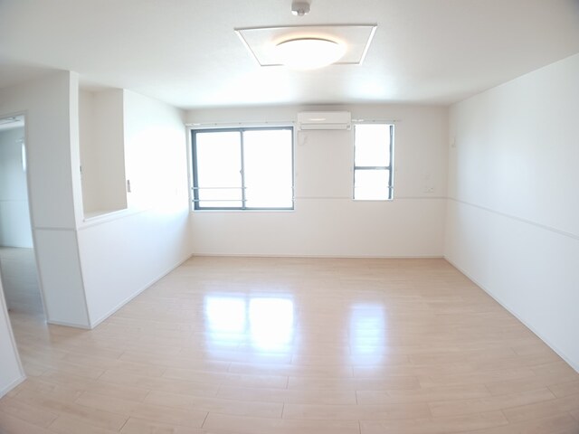 パーシモン リビング