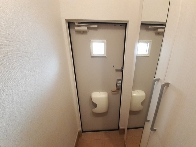 カルムエイト 玄関