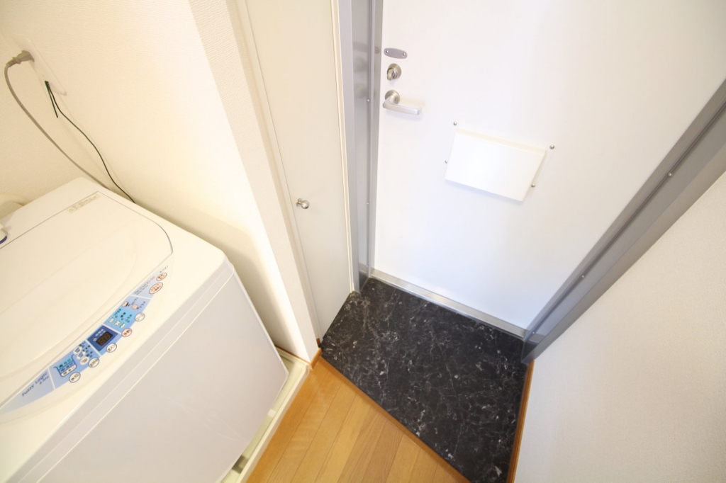 レオパレススカイヒルズ 玄関