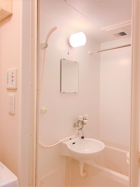 レオパレスリバー２８ 風呂画像