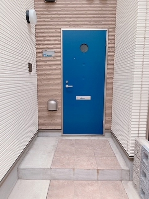 レオパレス神祇官町ＬＡ１ 玄関