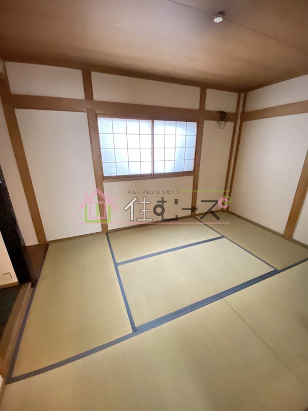 車庫付き　3F建て貸家 ベッドルーム