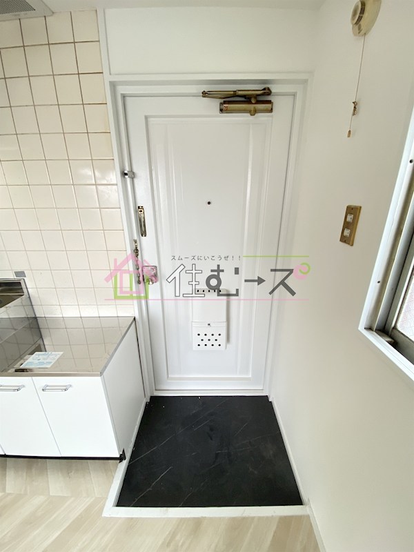 ジュネスシャトー11 玄関