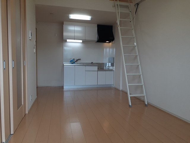 レディバードポイントＡ リビング