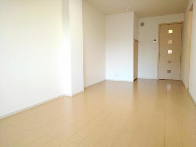 ディアコート口酒井　参番館 リビング