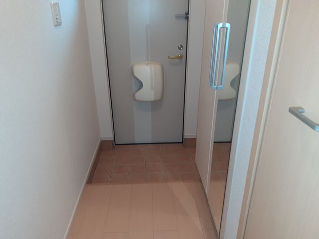 マーガレットハウス 玄関