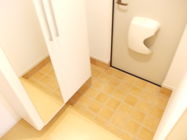 サニーコート城山 玄関