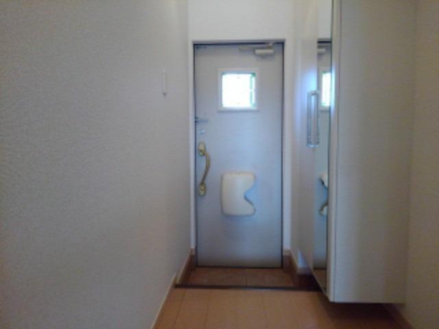 メゾン－１５ 玄関