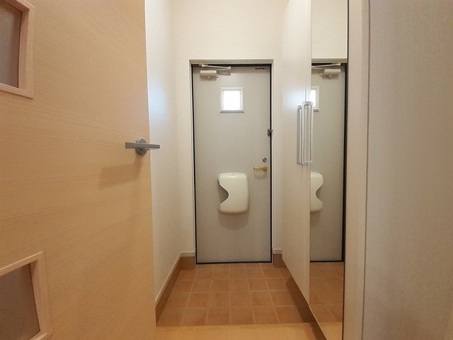 ベルメゾン　弐番館 玄関