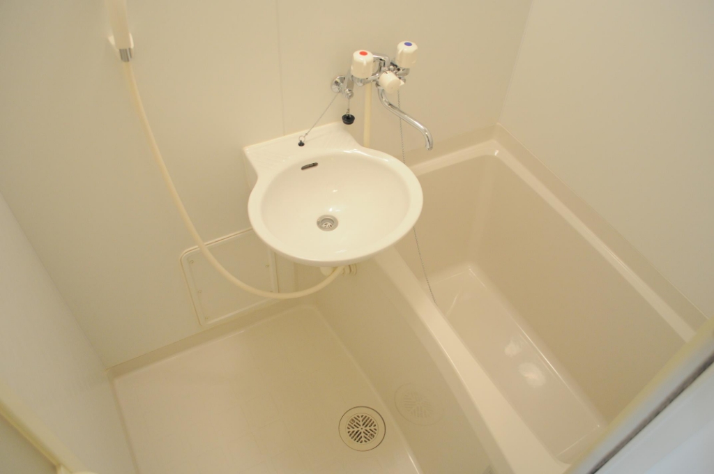 レオパレスライズ　フリー 風呂画像