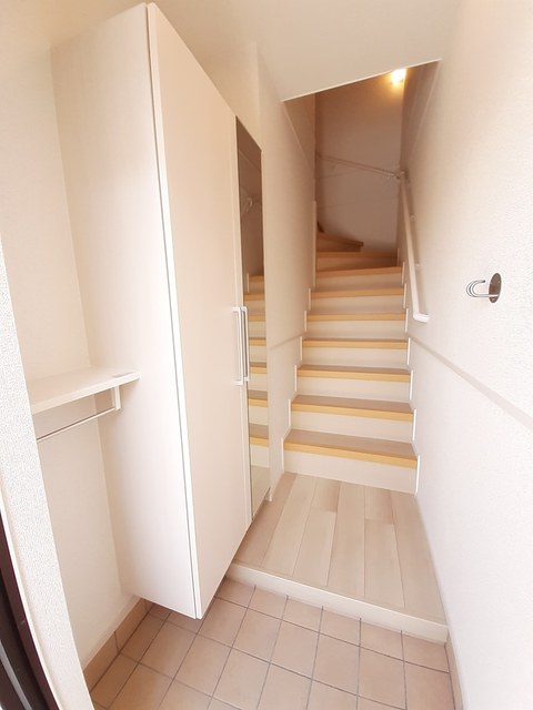 ミッテ　２号館 玄関