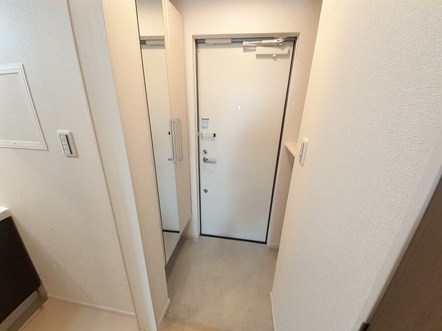 シャトーエレガント 玄関