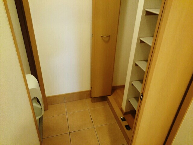 サニーレジデンス吉野 玄関