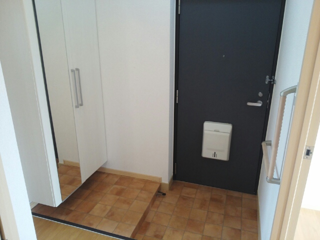 ハートベイルＢ 玄関