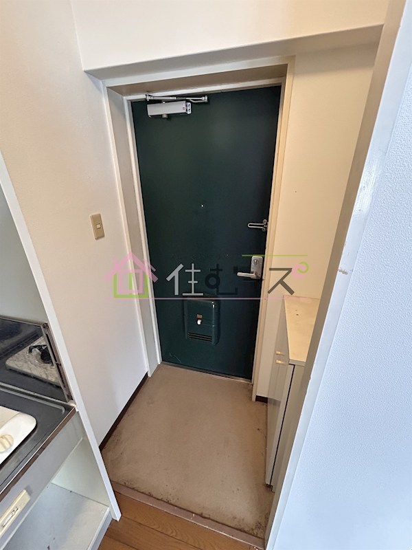 リーガル塚本Ⅲ 玄関