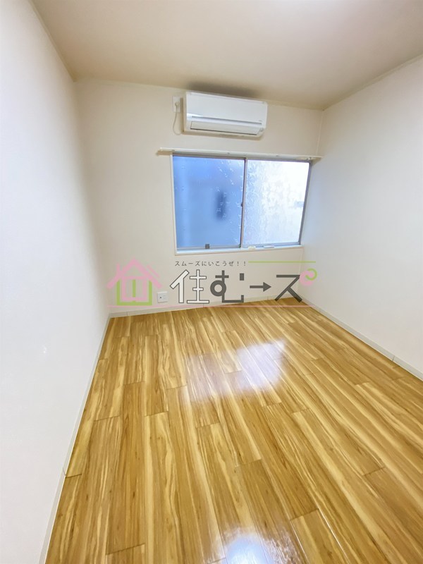 千本中ハイツ ベッドルーム