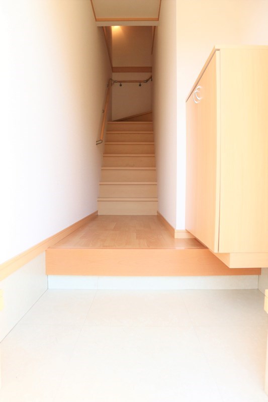 アルルⅡ番館 玄関