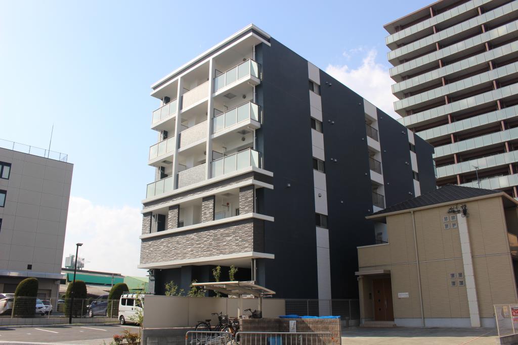 グランブルー高槻 外観