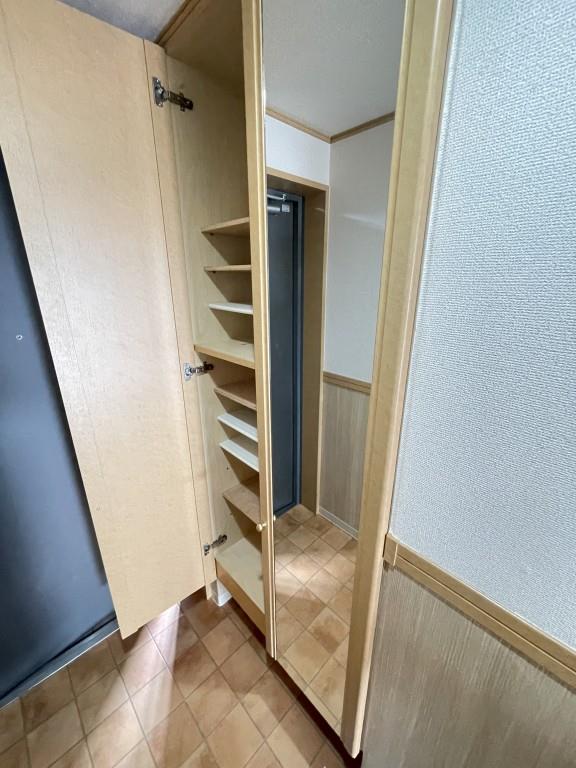 コンフォール東花園 玄関