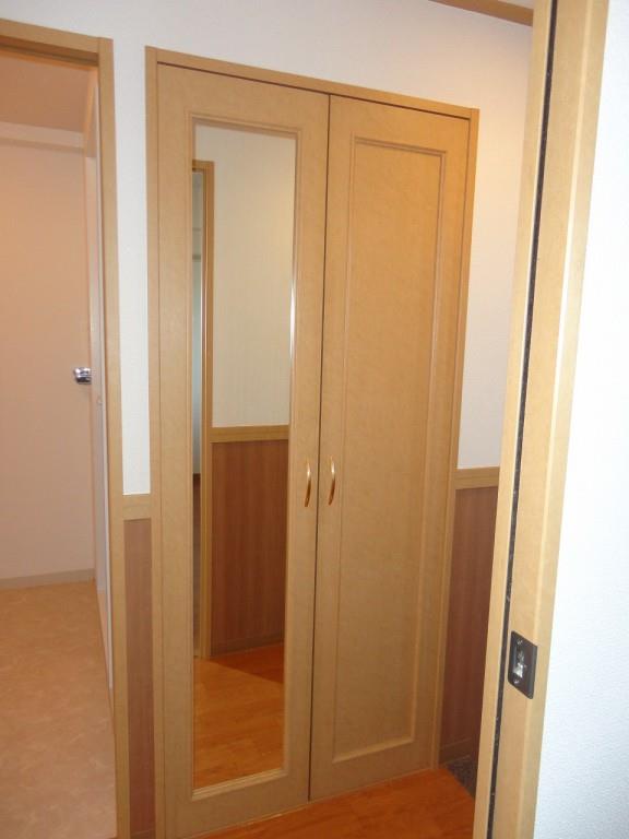 メゾン・ド・グリシーヌ 玄関