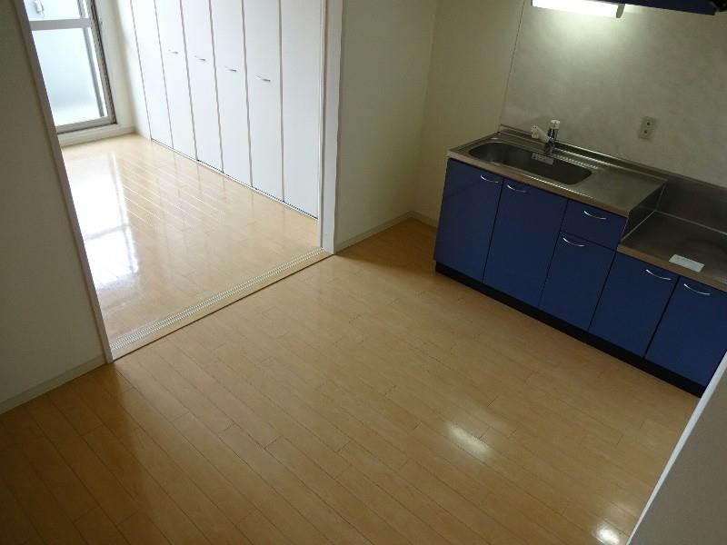 サクシード胤 リビング